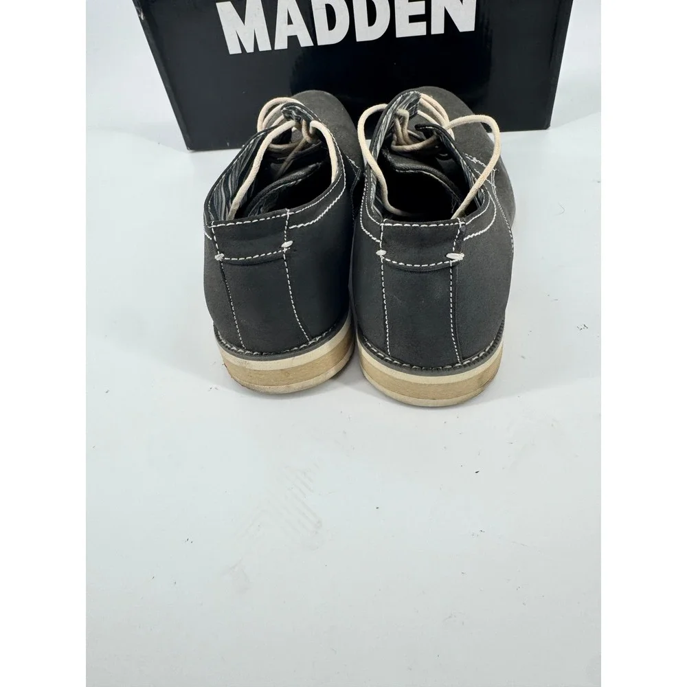 Steve Madden step out